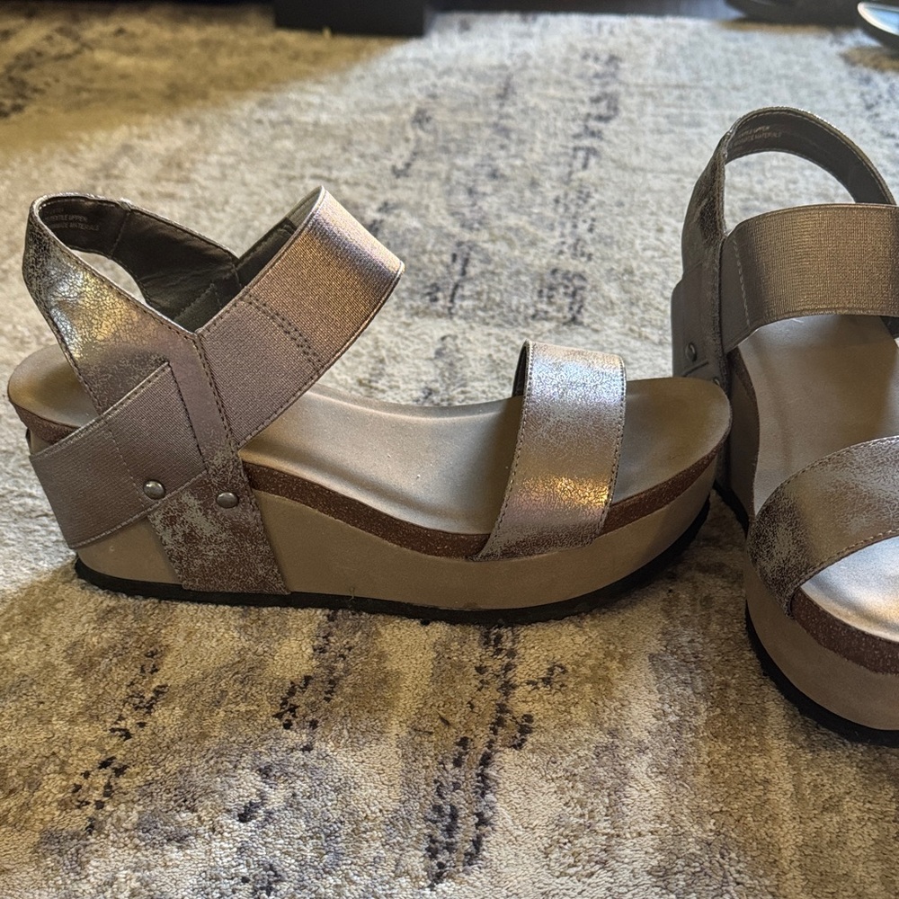 Crown Vintage Metallic Tan/Silver Double-Strap Slingback Sandals - Picture 2 of 6